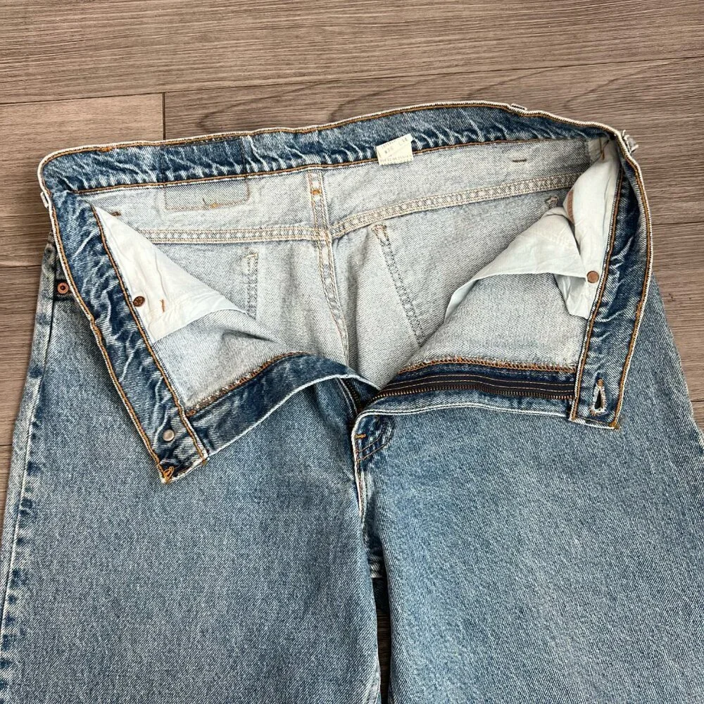90s Levi’s 550s Relaxed Fit Tapered Leg Orange Tab Light Wash Jeans Sz 38X34